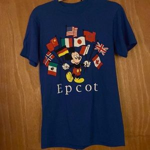 Disney- Epcot vintage tshirt